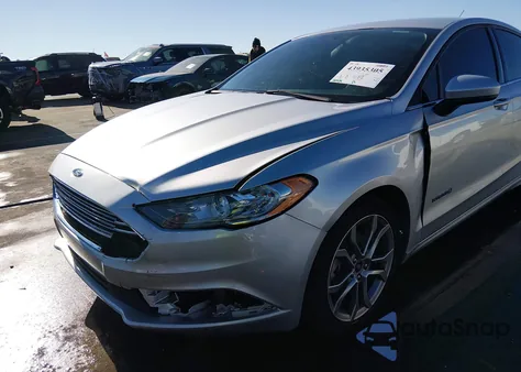 2017 Ford Fusion Hybrid Se z USA, uszkodzony, nr VIN 3FA6P0LU8HR260507